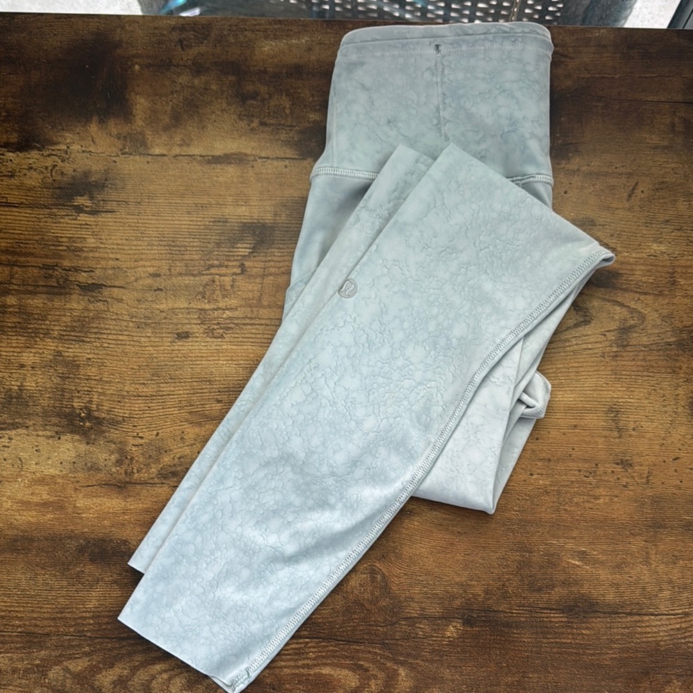 lululemon athletica Light blue size 2 25” Leggings with pockets